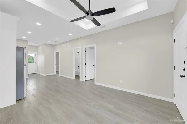 $1,000 | 905 Crestview Street, Unit 2, Weslaco, TX 78596