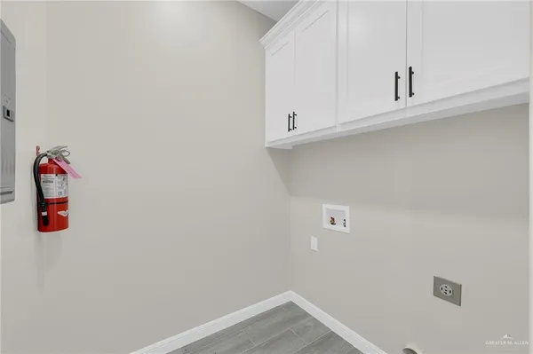 $1,000 | 905 Crestview Street, Unit 2, Weslaco, TX 78596