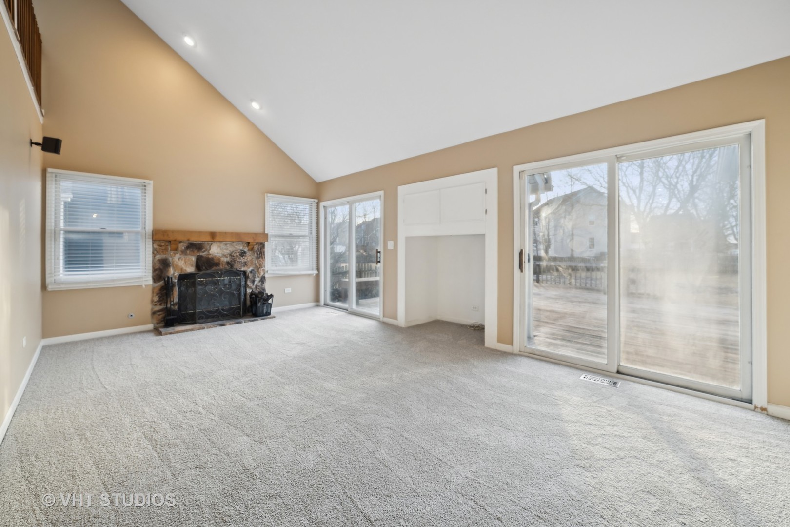 1300 Umbdenstock Road Elgin, IL 60123 - Photo 11 of 29 Gallery Image 11
