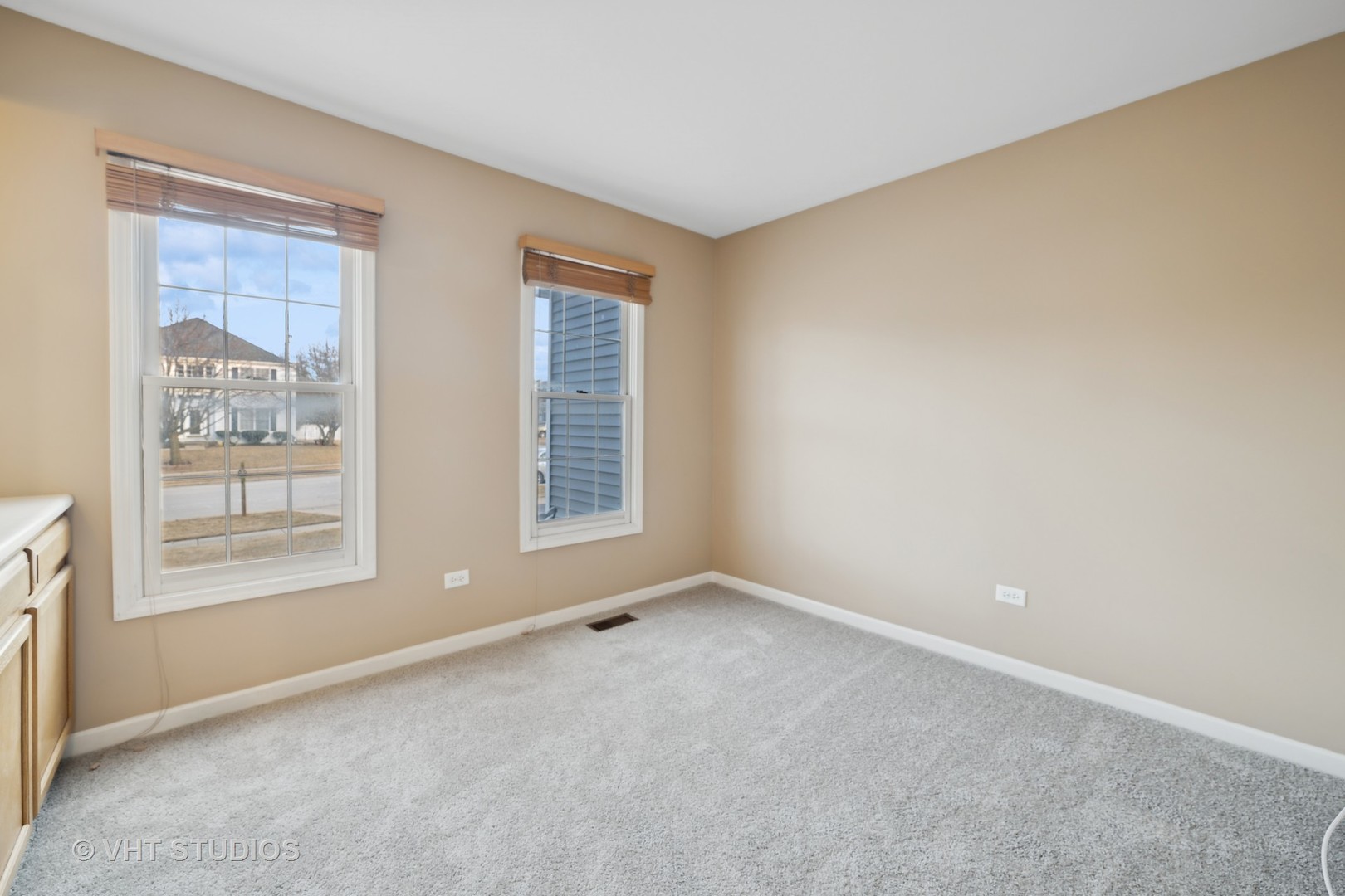 1300 Umbdenstock Road Elgin, IL 60123 - Photo 13 of 29 Gallery Image 13