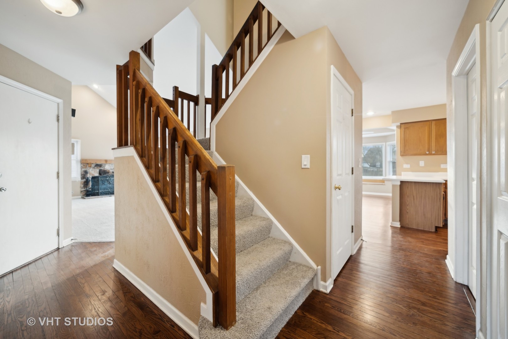 1300 Umbdenstock Road Elgin, IL 60123 - Photo 14 of 29 Gallery Image 14