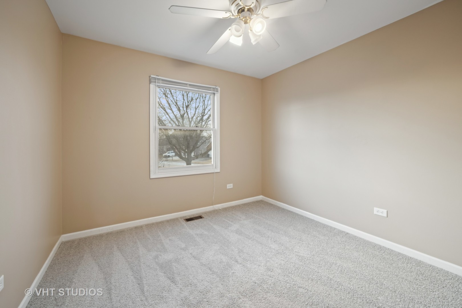 1300 Umbdenstock Road Elgin, IL 60123 - Photo 23 of 29 Gallery Image 23