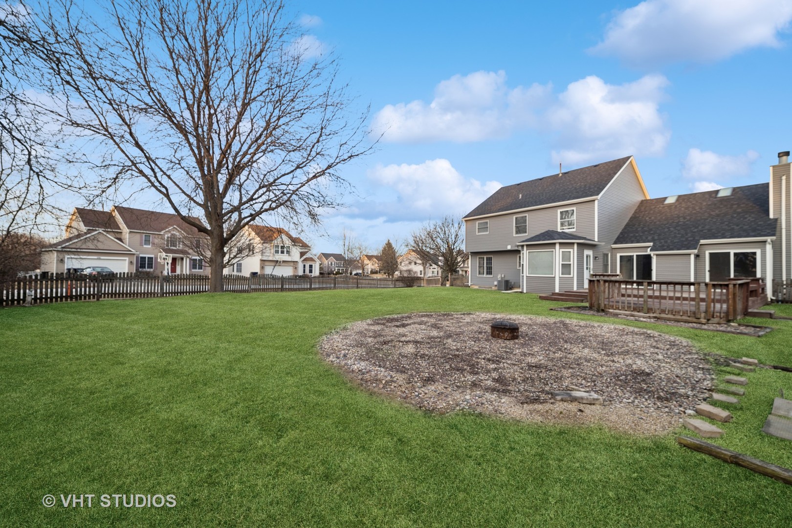 1300 Umbdenstock Road Elgin, IL 60123 - Photo 28 of 29 Gallery Image 28