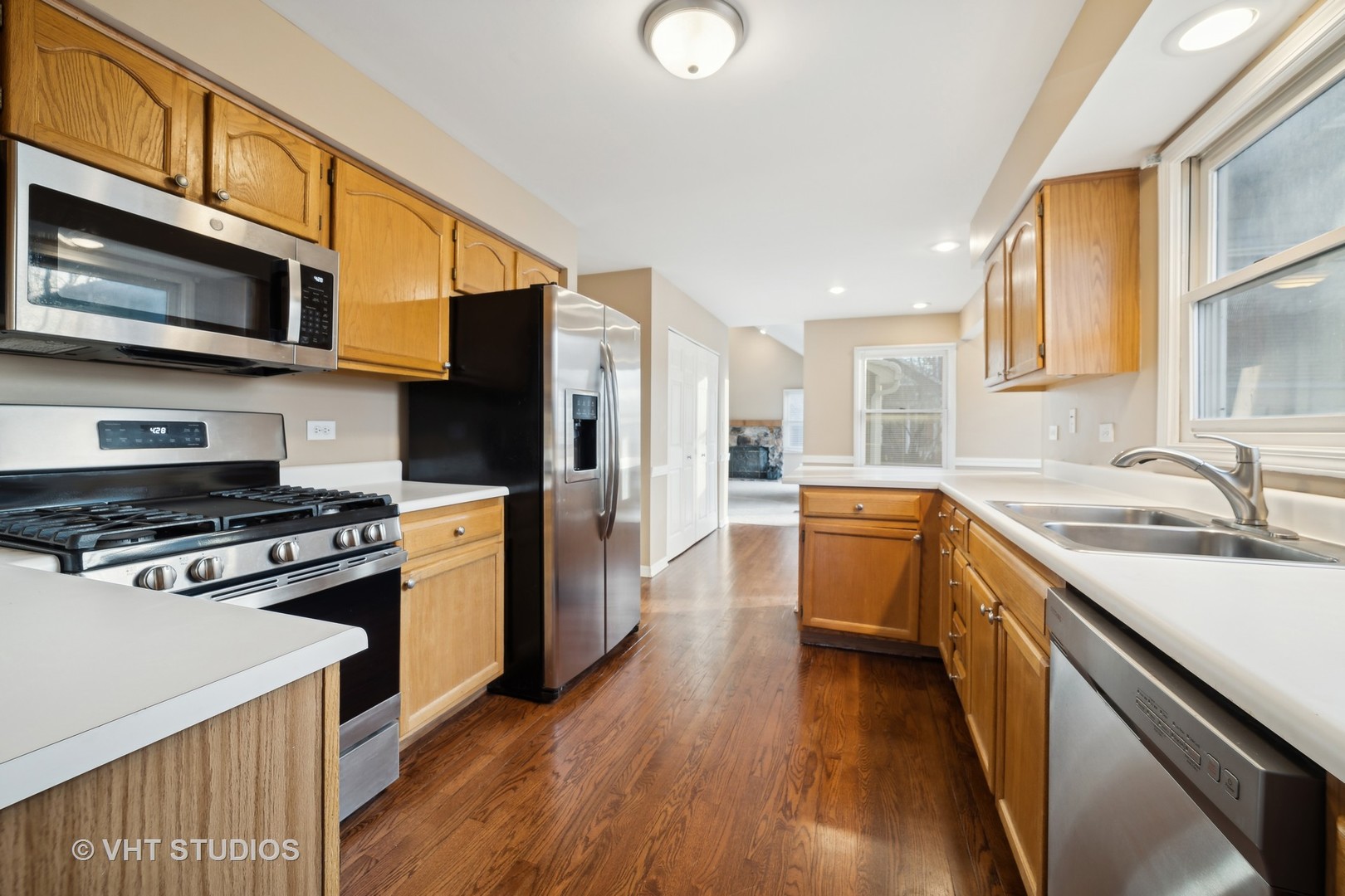 1300 Umbdenstock Road Elgin, IL 60123 - Photo 7 of 29 Gallery Image 7