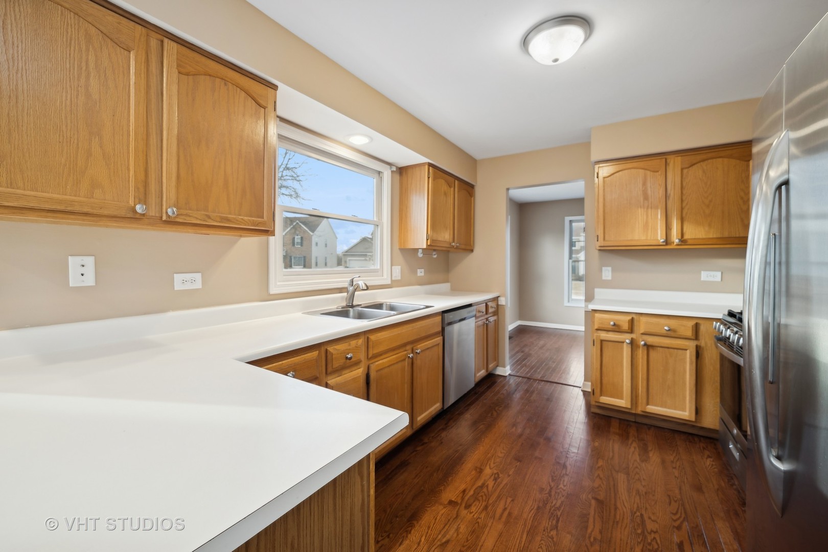 1300 Umbdenstock Road Elgin, IL 60123 - Photo 8 of 29 Gallery Image 8