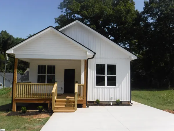 $1,850 | 504 Greenlea Street, Spartanburg, SC 29306