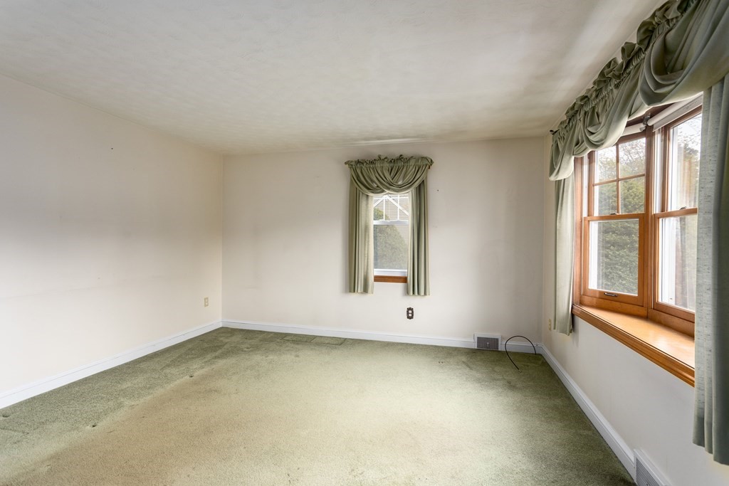 8 Forrest Road Northborough, MA 01532 - Photo 8 of 20 Gallery Image 8