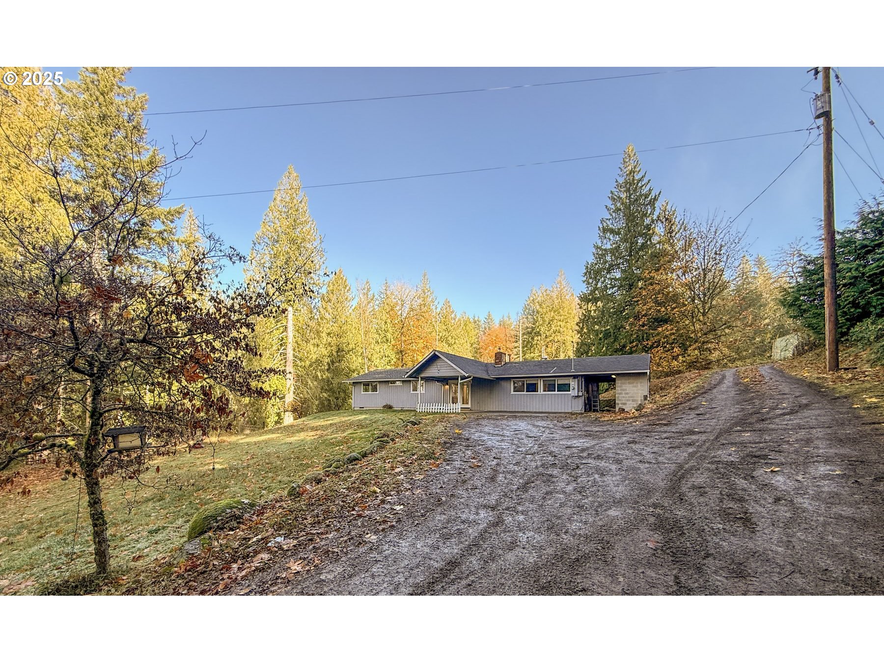 26609 South Elwood Road Colton, OR 97017 - Photo 2 of 38 a view of a dry yard with a house
