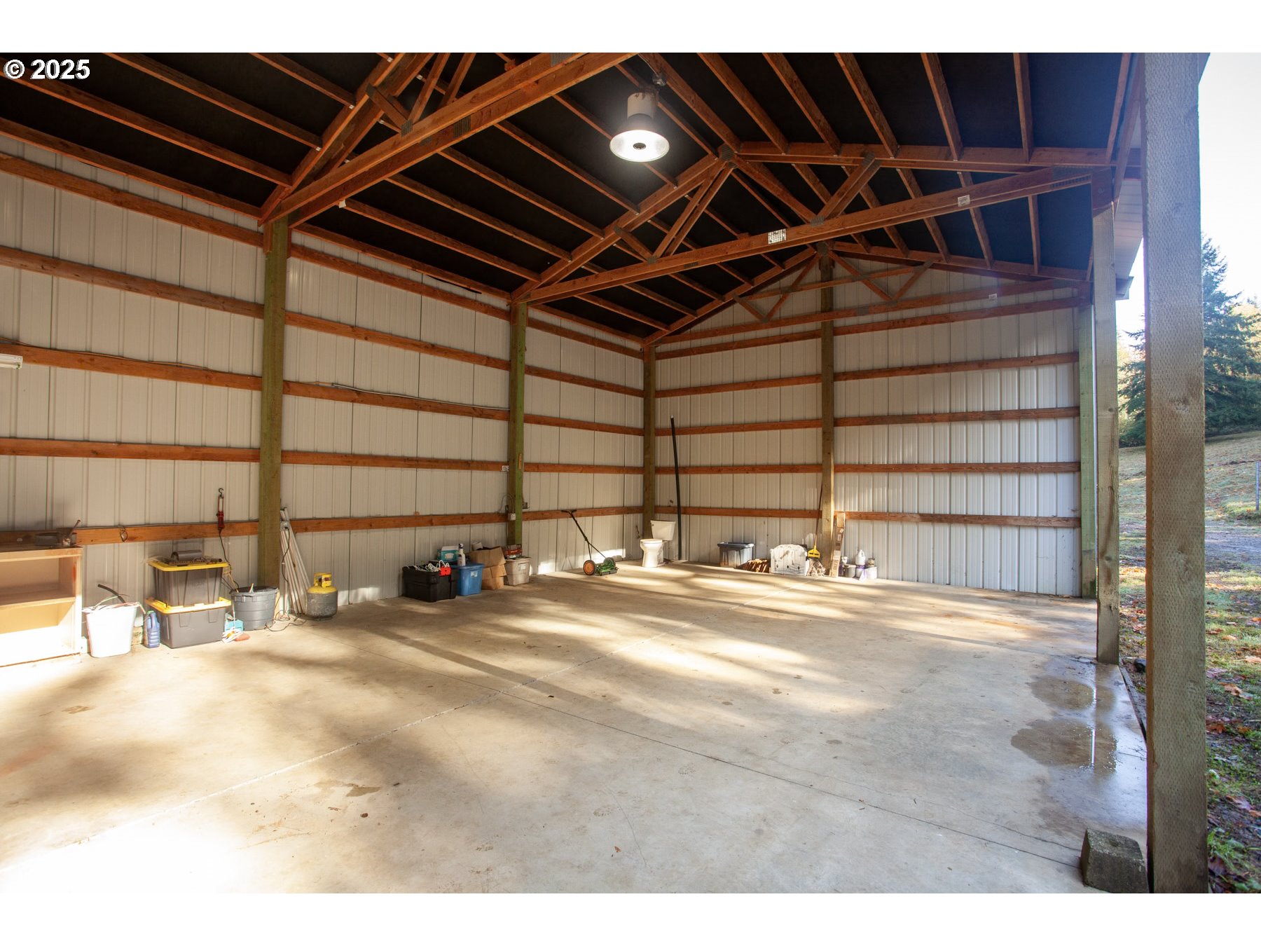 26609 South Elwood Road Colton, OR 97017 - Photo 28 of 38 a view of a room with gym equipment