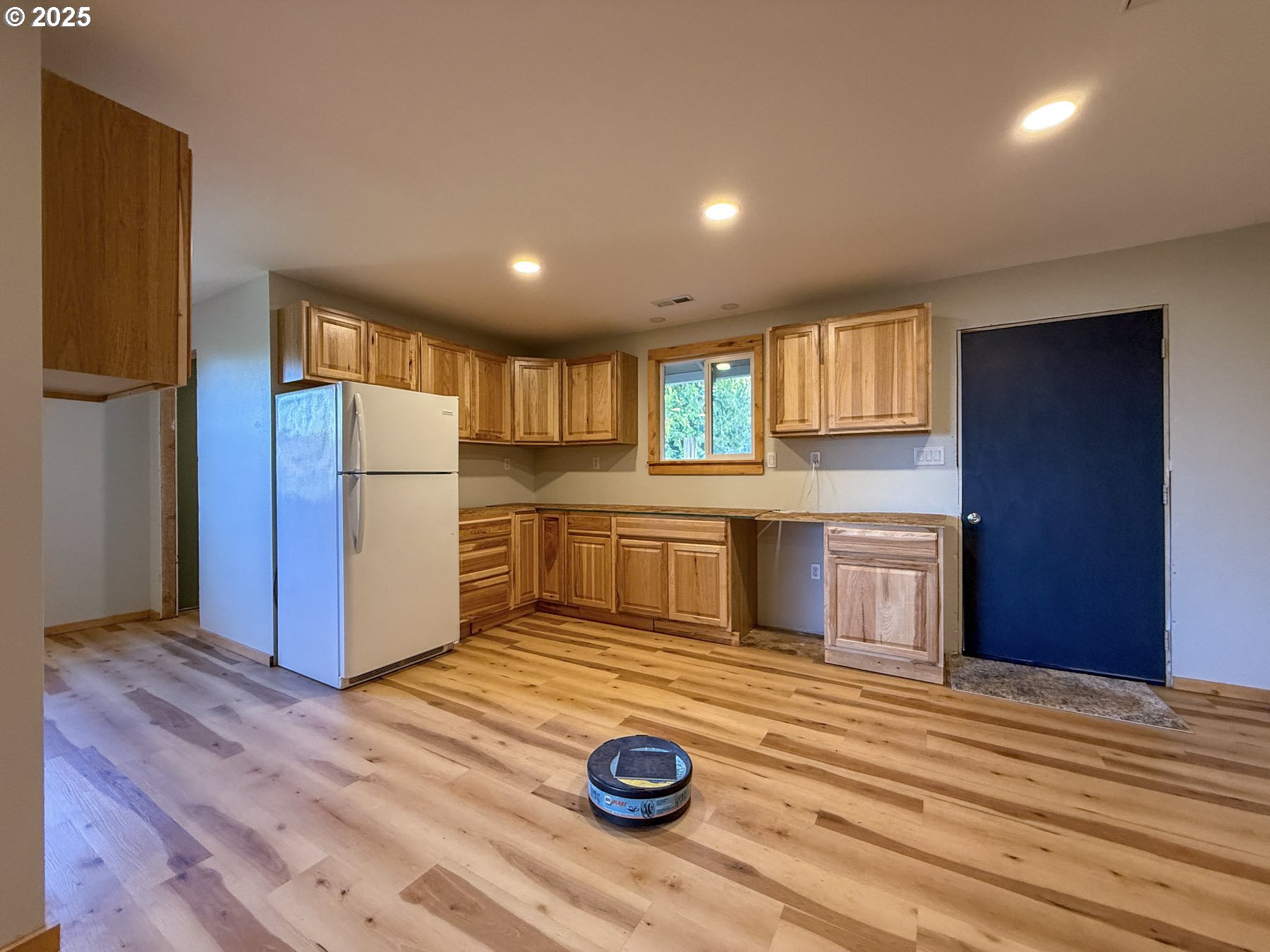26609 South Elwood Road Colton, OR 97017 - Photo 32 of 38 a kitchen with stainless steel appliances granite countertop a refrigerator sink and cabinets