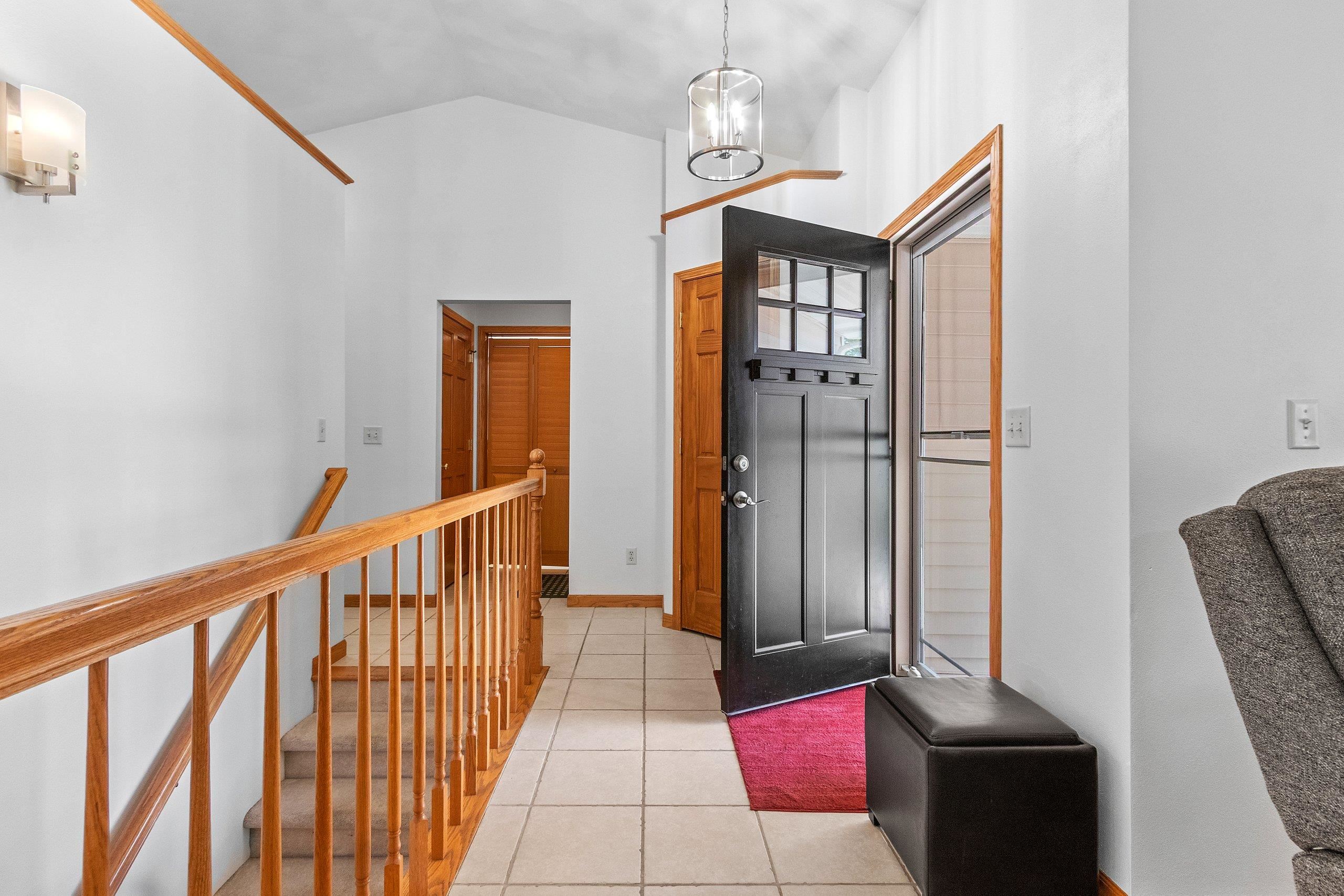 W6034 Paige Way Appleton, WI 54915 - Photo 4 of 48