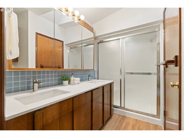 $850,000 | 9625 Southwest 130th Avenue, Beaverton, OR 97008