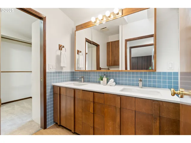 $850,000 | 9625 Southwest 130th Avenue, Beaverton, OR 97008