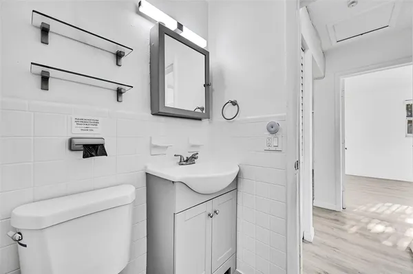 $1,975 | 2409 Taft Street, Hollywood, FL 33020
