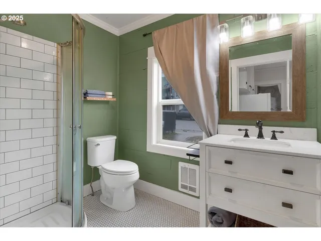 $319,900 | 205 North 3rd Street, Jefferson, OR 97352