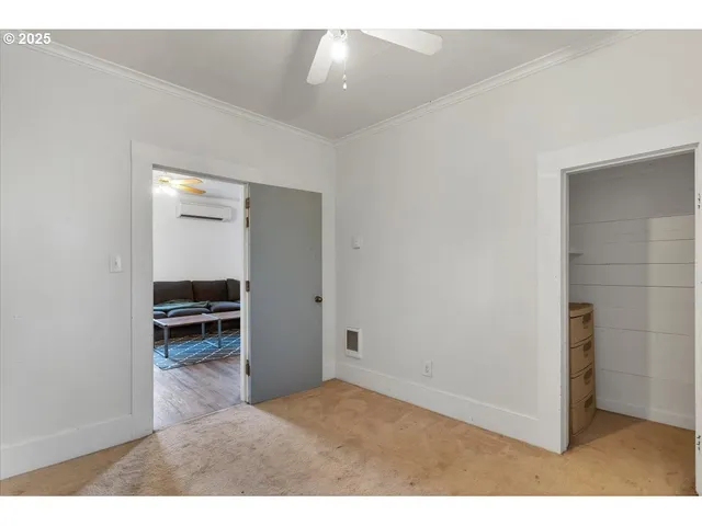 $319,900 | 205 North 3rd Street, Jefferson, OR 97352