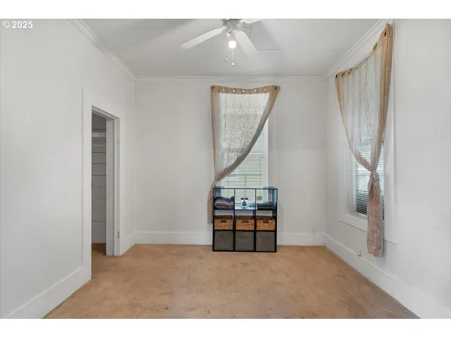 $319,900 | 205 North 3rd Street, Jefferson, OR 97352