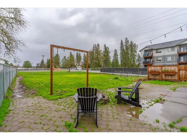 $319,900 | 205 North 3rd Street, Jefferson, OR 97352