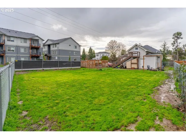 $319,900 | 205 North 3rd Street, Jefferson, OR 97352