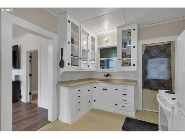 $319,900 | 205 North 3rd Street, Jefferson, OR 97352