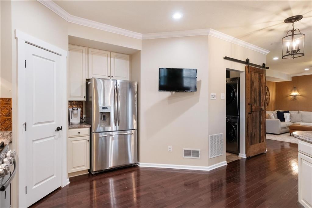 208 Long Ridge Drive Coraopolis, PA 15108 - Photo 12 of 34 Gallery Image 12