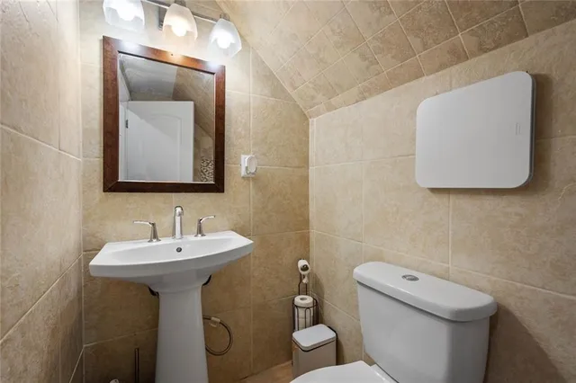 $259,900 | 4446 Whitebush Street, Homestead, PA 15120