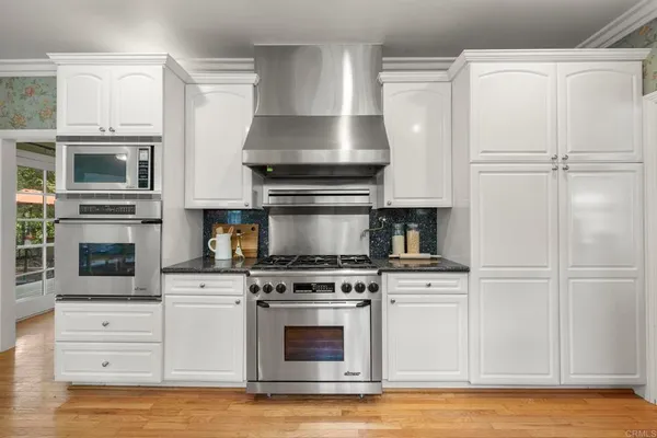 $1,595,000 | 3352 Vía Zara, Fallbrook, CA 92028
