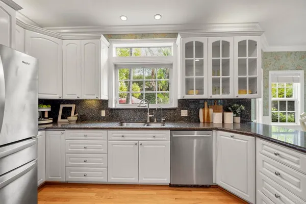 $1,595,000 | 3352 Vía Zara, Fallbrook, CA 92028