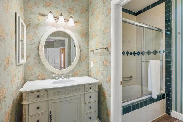 $1,595,000 | 3352 Vía Zara, Fallbrook, CA 92028