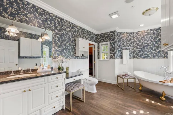 $1,595,000 | 3352 Vía Zara, Fallbrook, CA 92028