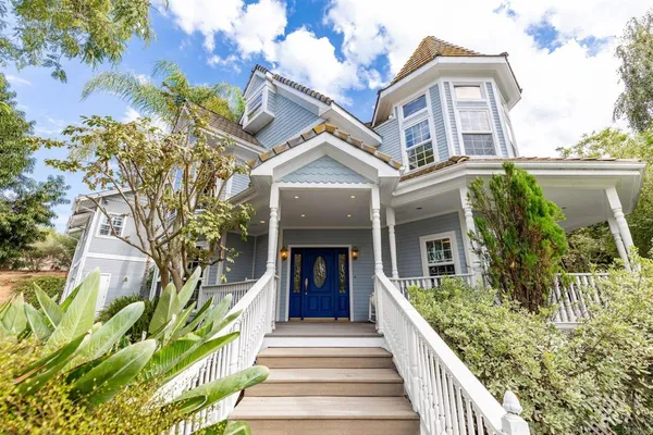 $1,595,000 | 3352 Vía Zara, Fallbrook, CA 92028