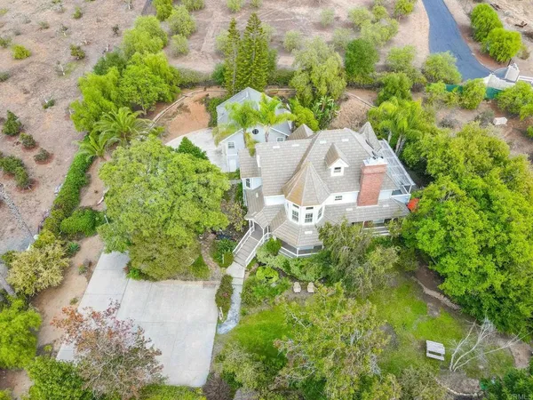 $1,595,000 | 3352 Vía Zara, Fallbrook, CA 92028