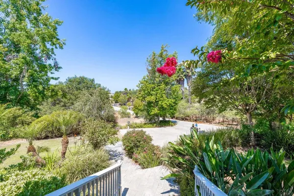 $1,595,000 | 3352 Vía Zara, Fallbrook, CA 92028