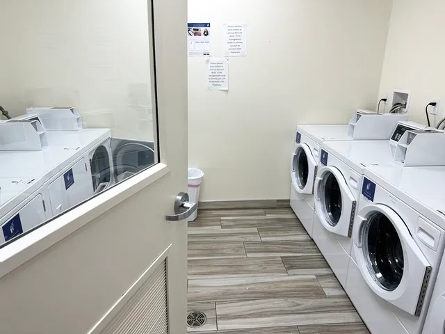 $2,000 | 163 Nantasket Avenue, Unit 313, Hull, MA 02045