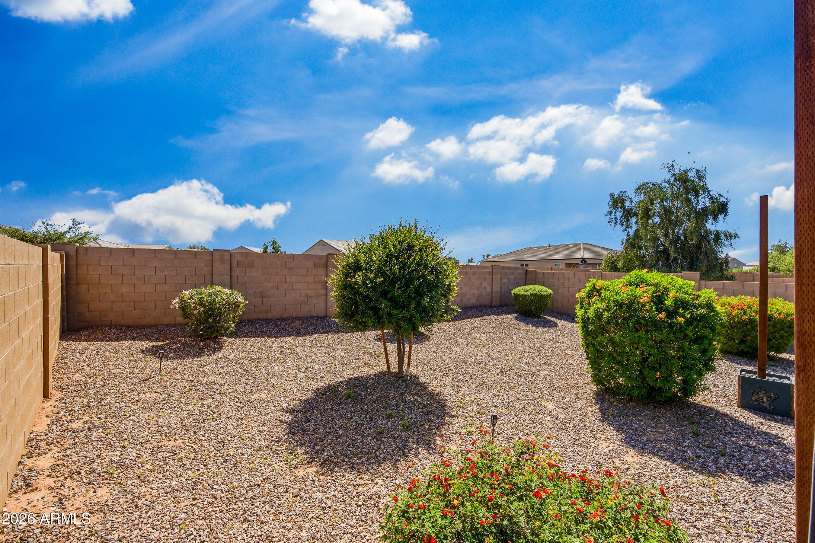 4913 East Chromium Road San Tan Valley, AZ 85143 - Photo 29 of 60