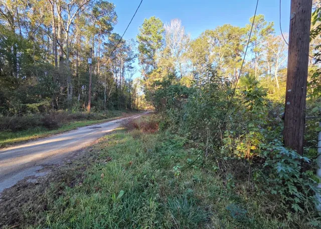 $90,000 | 127 County Road 360, Splendora, TX 77372