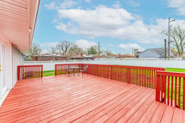 $319,999 | 3541 Washington Street, Lansing, IL 60438