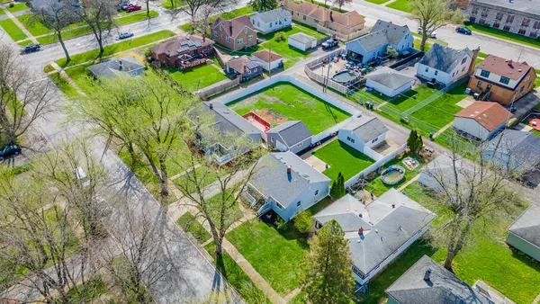 $319,999 | 3541 Washington Street, Lansing, IL 60438