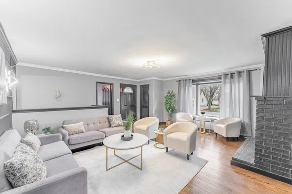 $319,999 | 3541 Washington Street, Lansing, IL 60438