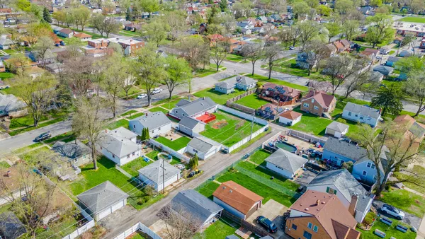 $319,999 | 3541 Washington Street, Lansing, IL 60438