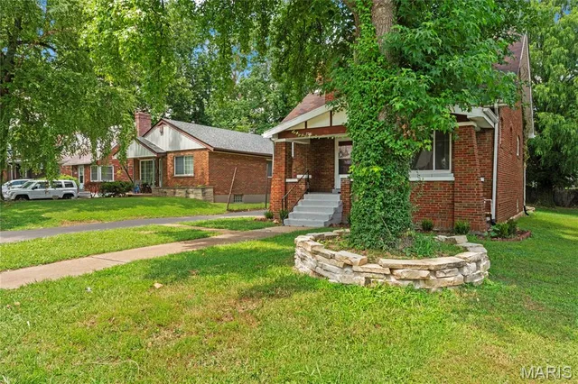 $160,000 | 7241 St Andrews Place, Glen Echo Park, MO 63121