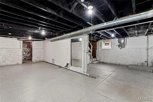 $160,000 | 7241 St Andrews Place, Glen Echo Park, MO 63121