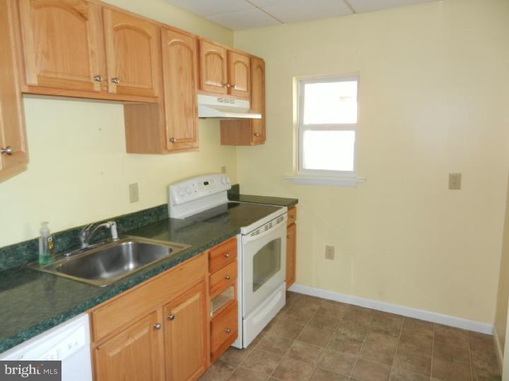 915 Pike Street Reading, PA 19604 - Photo 6 of 14 Gallery Image 6