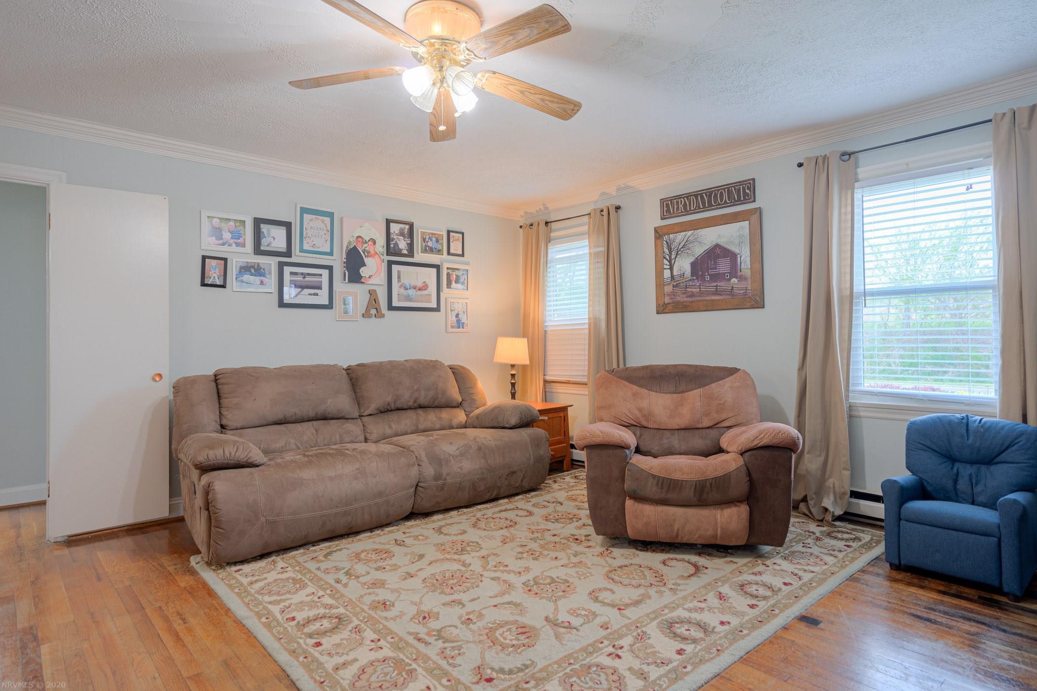 4751 Robinson Tract Road Pulaski, VA 24301 - Photo 16 of 43 Gallery Image 16