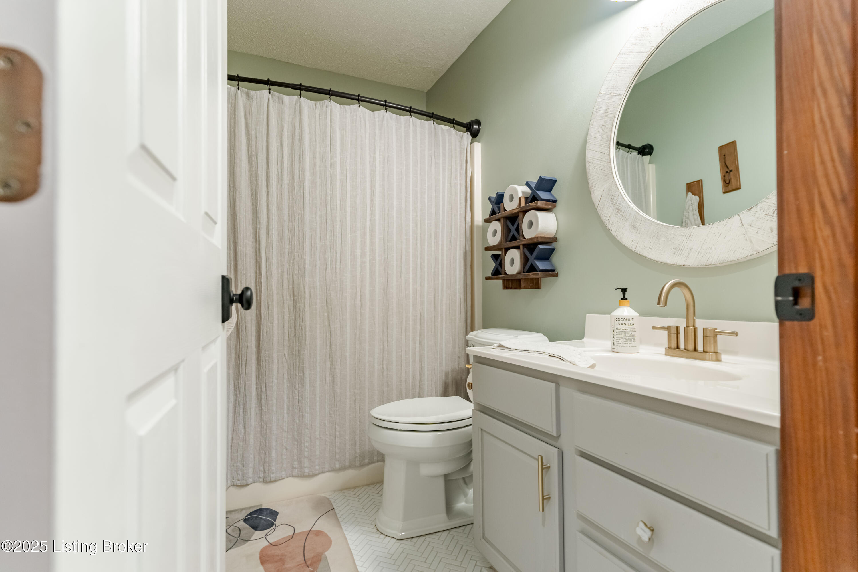 1405 Rebel Ridge Road La Grange, KY 40031 - Photo 45 of 85 Full Bathroom