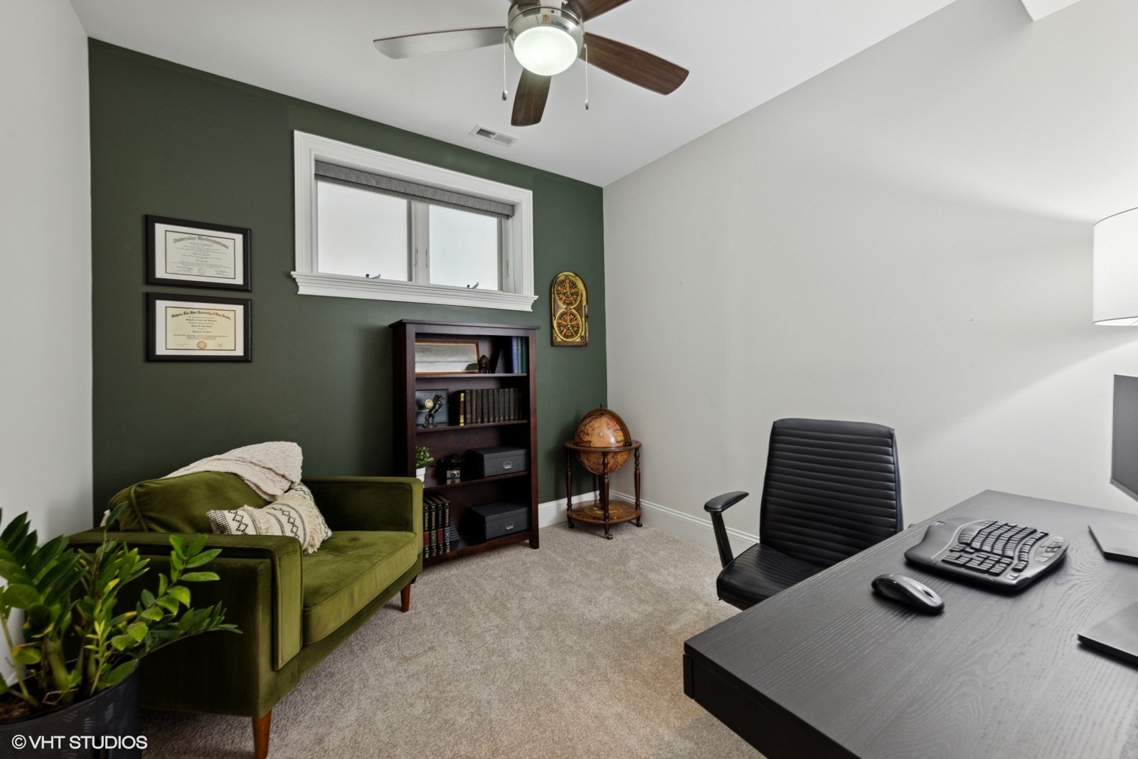 1833 West Addison Street, Unit 1S Chicago, IL 60613 - Photo 17 of 21 a bedroom with furniture and a chair