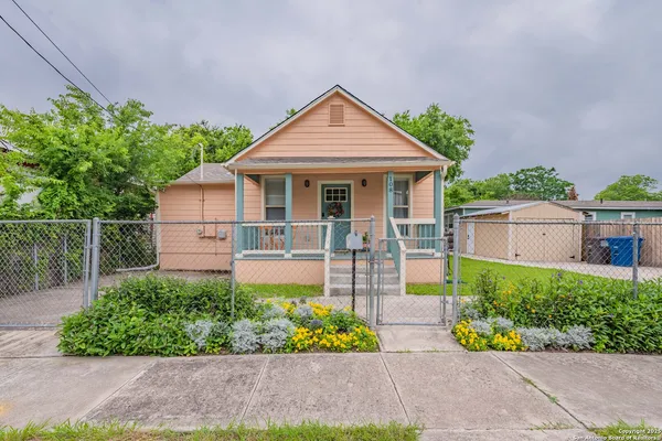 $1,750 | 108 Groveton Street, San Antonio, TX 78210