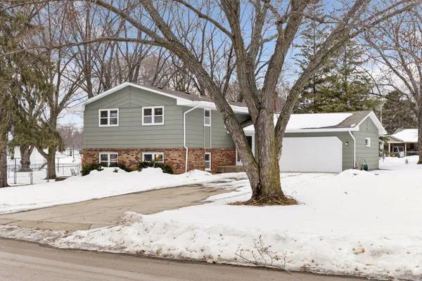 $385,000 | 1500 Quebec Avenue North, Champlin, MN 55316
