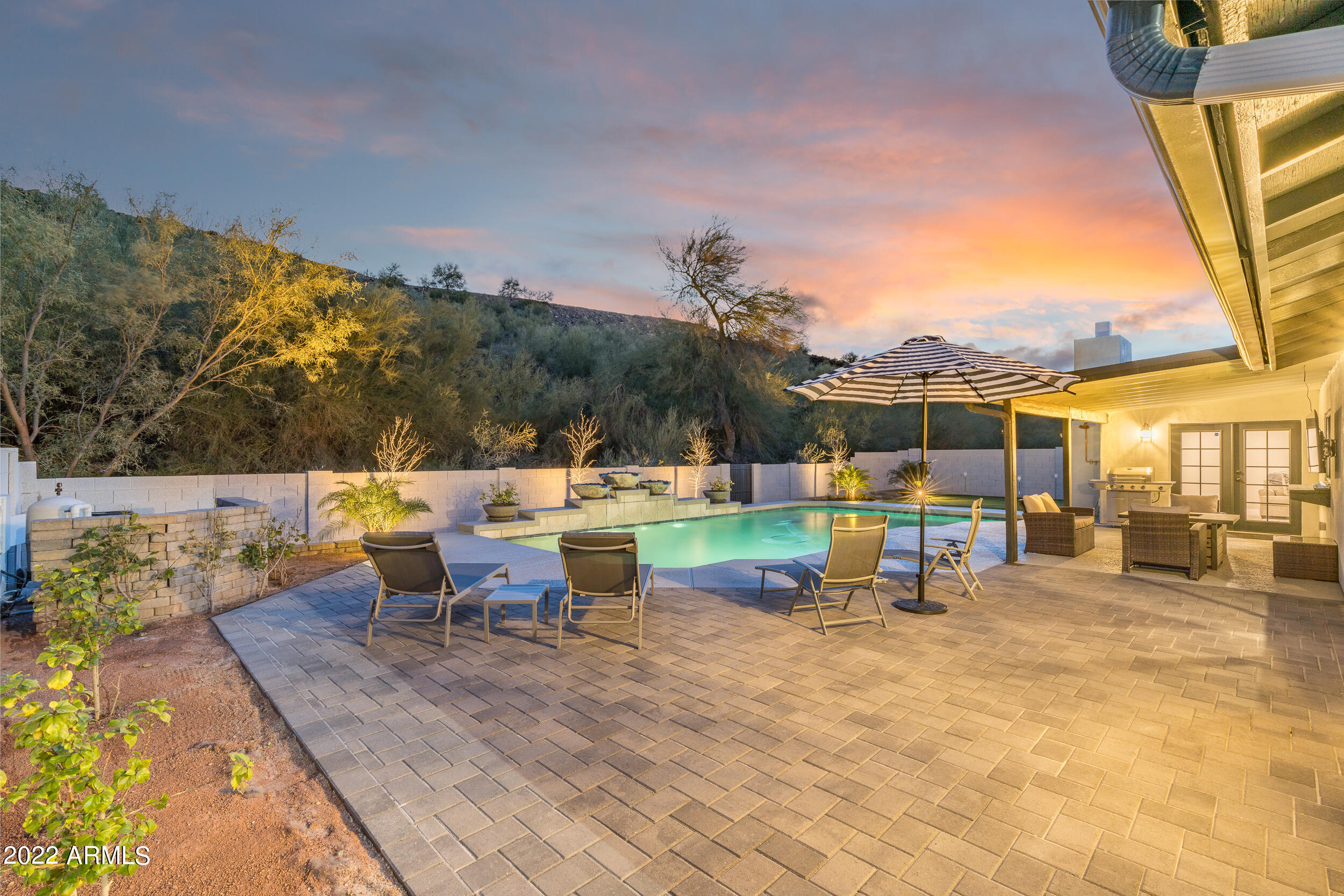 1641 West Evans Drive Phoenix, AZ 85023 - Photo 39 of 52 a view of a terrace with furniture