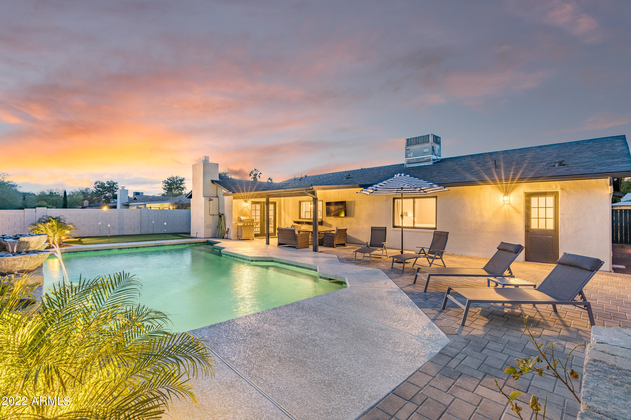 1641 West Evans Drive Phoenix, AZ 85023 - Photo 6 of 52 a view of swimming pool with outdoor seating and city view